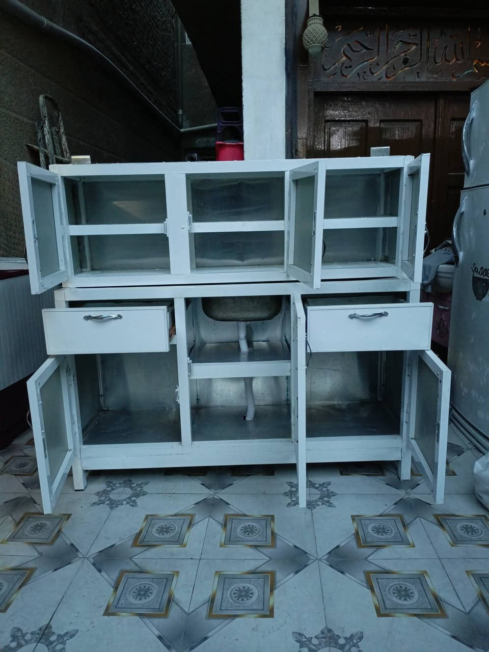 للبيع كاونتر سنك قطعتين 
تكمه تزكام نضيف السعر 150 ***********
