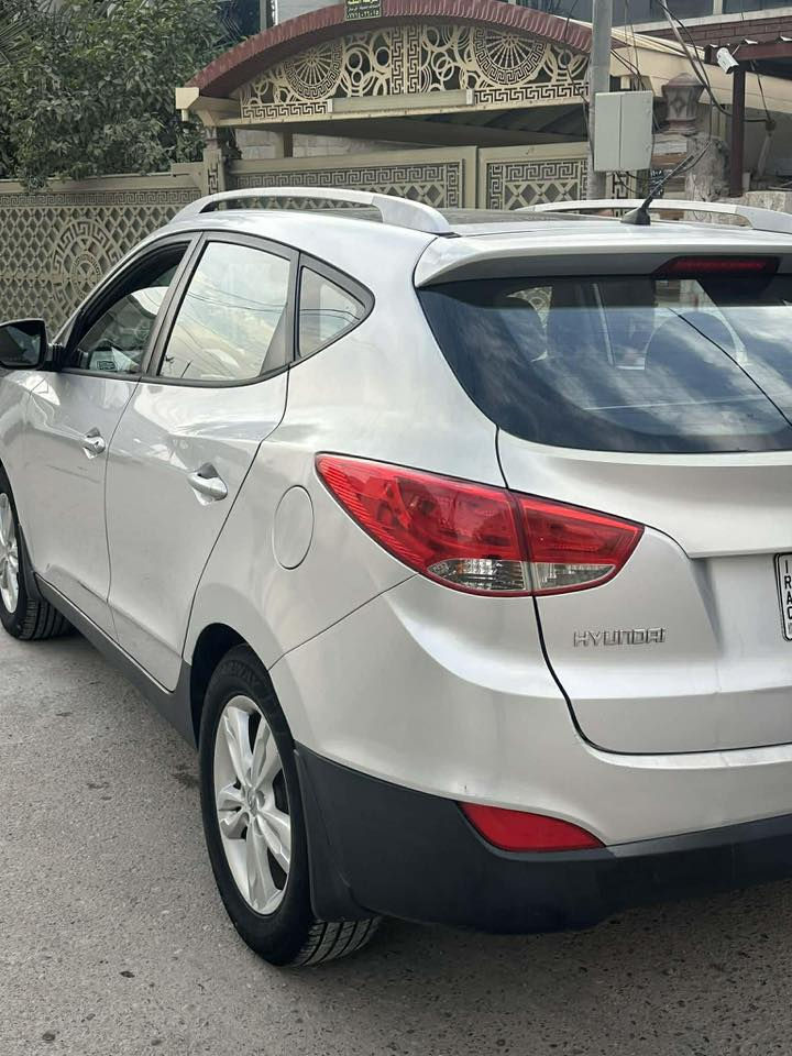 السلام عليكم توسان ١٣خليجي فول مواصفات محرك ٢٤٠٠ بنورامااا  فور ويل كشنات جلد محرك كير ع الشركة ماشية ١٧١ للتواصل اتصال ***********  ***********  السعر ١٣٨
