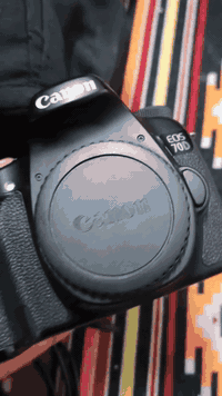 السلام عليكم بسبب الوعود الكاذبة  عندي كانون 70دي للبيع 
نظافه كدام عينك
ملحقات. وعدسه. وكرب وبطاريات 2 وشاحنة عنواني بغداد واتساب موجود ***********
مستعجل على بيعه لسبب ضرف 
سعرة 450
