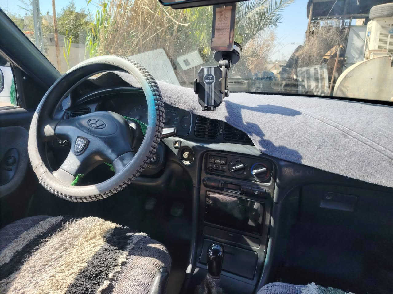 اللهم صلى على محمد وعلى ال محمد
سلام عليكم ورحمه الله 
سوناته 2
موديل 1995
مكينه 1800مفتوح
كير عادي مكينه مكفوله 
تدفئة+تبريد نقص غاز فقط 
سنتر لوك+منضومه زنون+كامره شاشه+تحكم مري جوانب 
رقم بغداد انكليزي صبغ احزام فقط سنويه 2031 السنوية بااسمي تحويل مباشر 
السعر (55) وفيها مجال 
الاتصال *********** واتساب 
مكان ديالى الخالص
