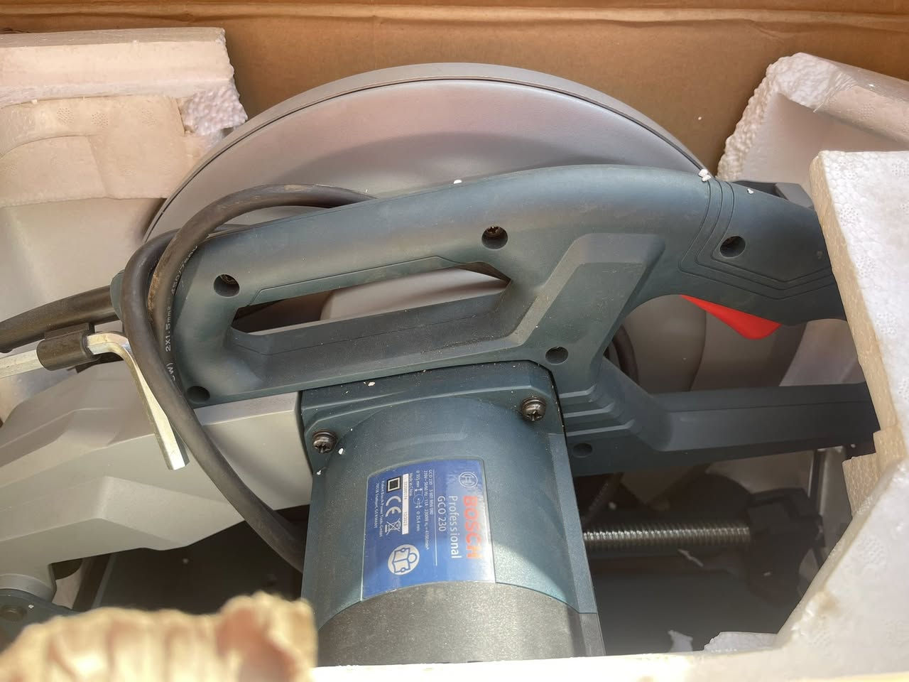 كتر بوش لاماني 
مكاني بغداد باب شيخ ***********
