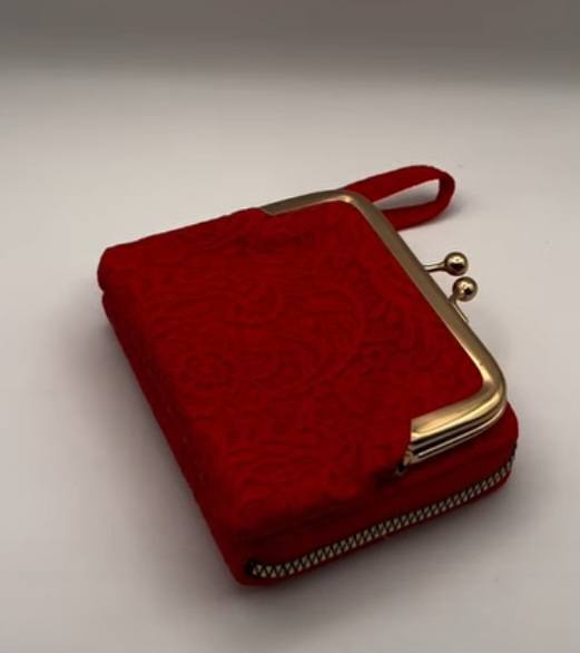 ساعات نسائية
محافظ نسائية 
نضارات نسائية 
سعر القطعة ١٠٠٠٠
للحجز الاتصال على 
***********
توصيل لكافة المحافظات ٥٠٠٠
