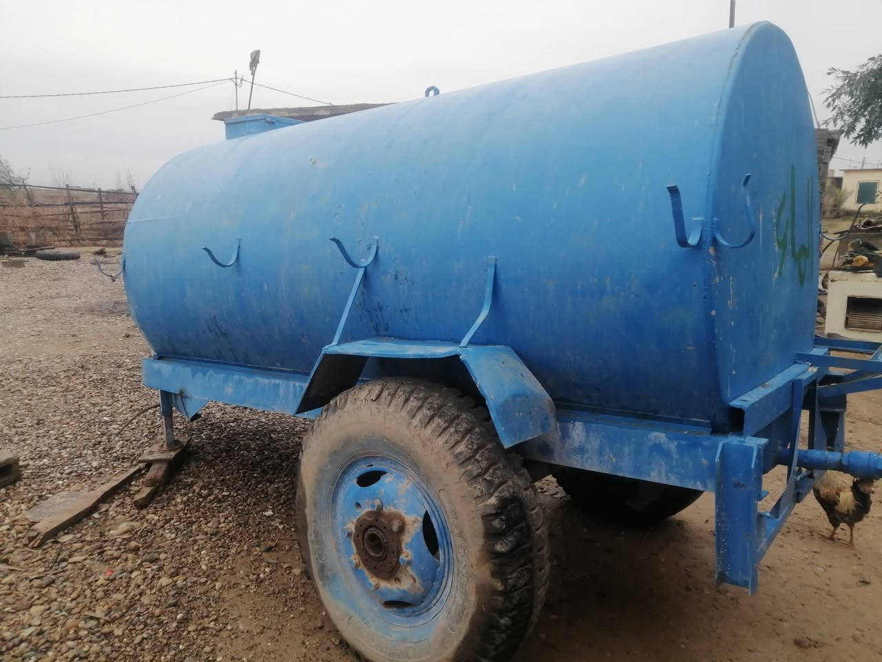 يوجد مقطوره سعة 5000لتر ماء للبيع السعر المطلوب 2.500مليون العنوان ناحية الزاب قرية الصباغيه هاتف ***********
