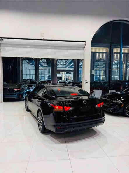 السلام عليكم 
للبيع نيسان التيما اسود 2025 SV 
محرك 2.5 
ماشي8 الف ميل 
سياره بدون قطرة صبغ من دعامة لدعاميه شرط 
سياره بس بيها شبر تعديل بارد و 
باب تبديل شركة بدون صبغ 
ارباك بس برده ماباقي كلها بشرط
سياره بدون شخوط و رصعات و بقصات شرط
سياره بدون رقم ترقيم شمالي فقط 
تكلفة 12.5 ورقه ونص
ملاحظة صوار حادث موجوده في المنشور 
اي استفسار عن سيارة خاص او واتساب مفتوح 

‏￼واساب ***********
واساب*********** أربيل
