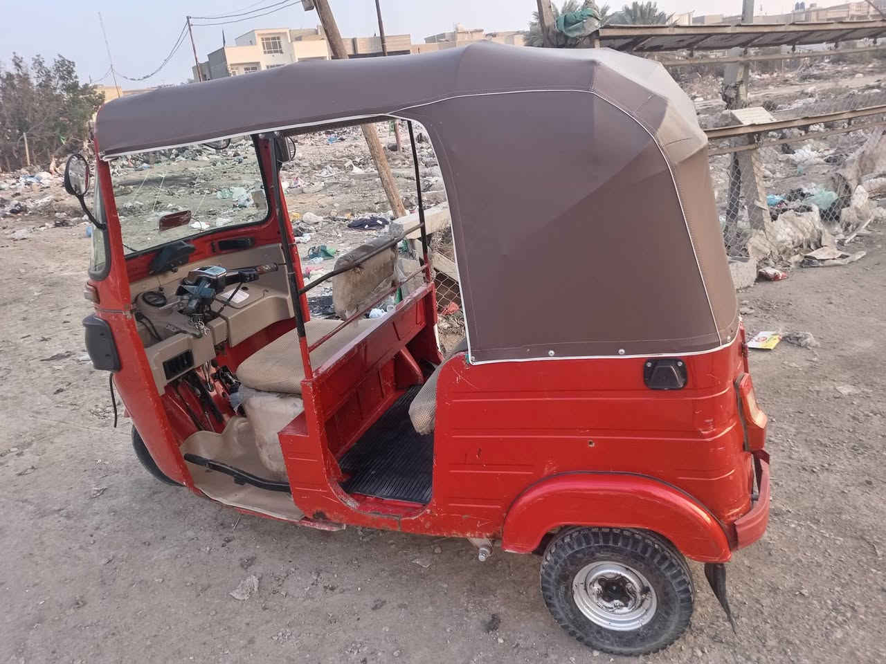 سلام عليكم تكتك عشرين لبيع اوراقهة كامله مابيهة اي نقص السعر 4850وبيهة مجال المكان لأمين الثانيه لاستفسار خاص او عل رقم ***********
