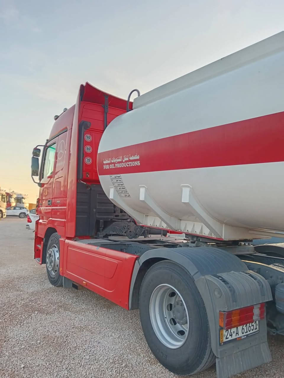 السلام عليكم سياره للبيع 2008فول موصفات تبريد  خزن رتايدر  حجم 18.46 عرجه بدون كلج 12نمره تخم تاير راس وسحال  جهازه الشغل  تكيال سنتين جي بيس جديد مفعل
سعر 460 بيه مجال
‏‪+9647854522791‬‏
