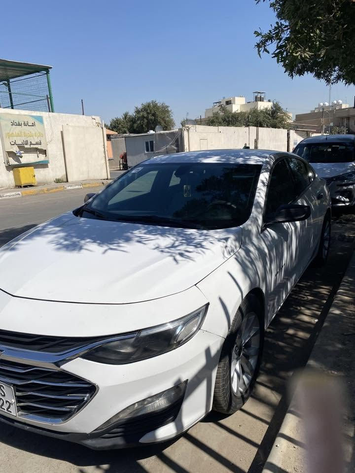 السلام عليكم
ماليبو 2019 للبيع او المراوس 

محرك 1500 تيربو 

ماشية 160 الف كيلو وليس ميل 

رقمها بغداد الدولي الجديد حرة بأسمي مداور ثاني يوم 

حادثها حافة البنيد ربعه صبغ والجاملغ الايسر مصبوغ 

تخم تايرات جدد
كير ومحرك خير من الله 
تبريد خير من الله ثلاجة 

السياره حلوة ونظيفة استخدام شخصي مال جناي 

السعر 105 وبيها مجال

للاستفسار اكثر اتصل ***********
وشعندك مراوس راسل ودز الصور
