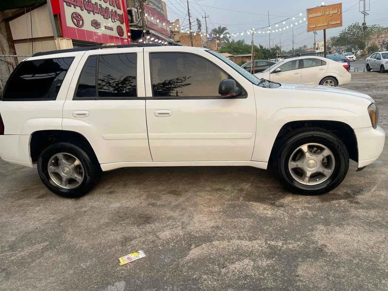 للبيع بلايزر موديل2008 السياره جديده مكينه كير حداديه بل كارتون السياره ماتصرف عليه ربع ومكفوله من الصربه بس الجاملغ الامامي جه السايق بي صبغ والباقي مكفول السعر120وبيه مجال  العنوان بغداد حي الجهاد ***********
