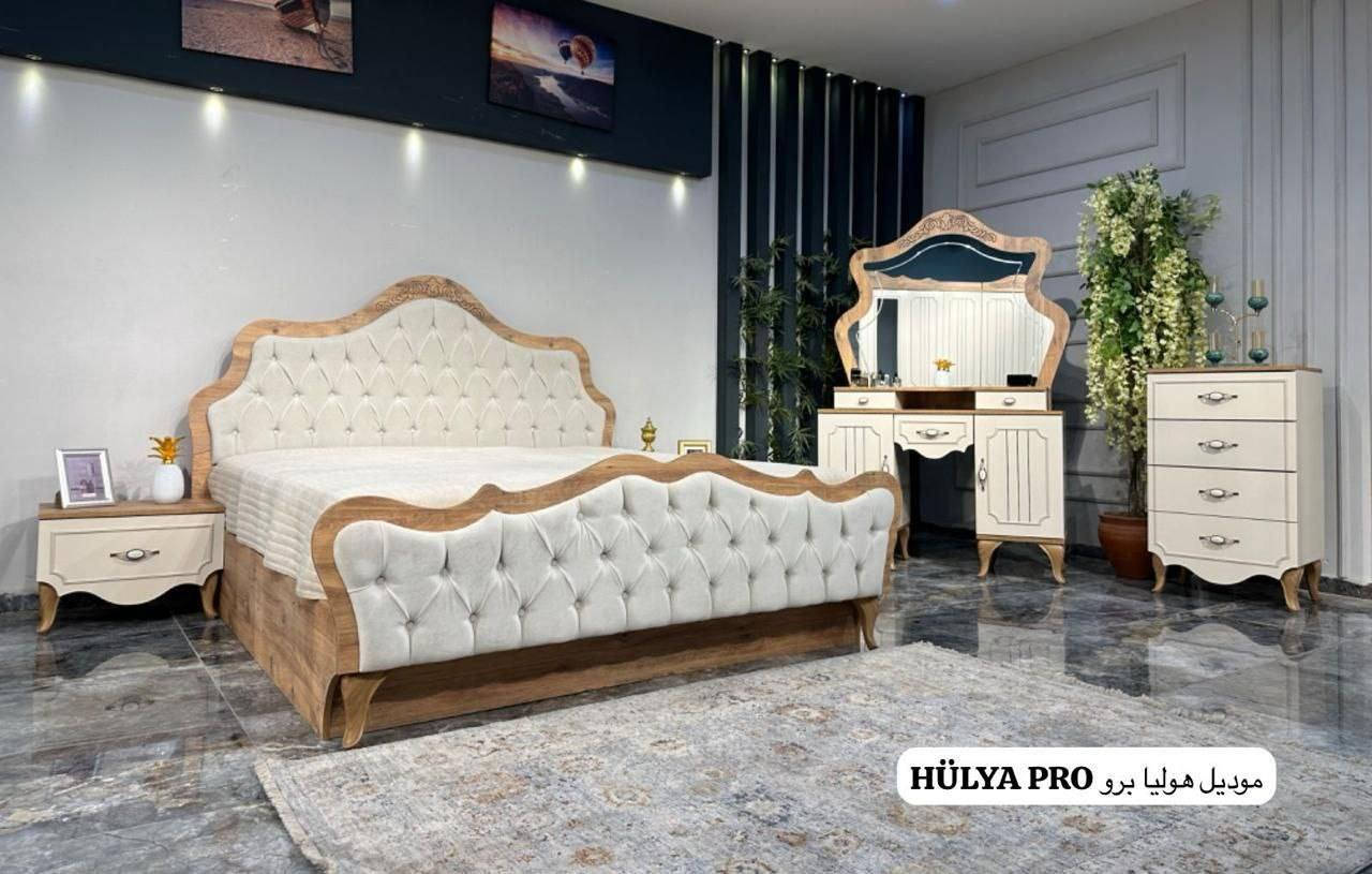 تم بعون الله وصول موديل🔻 * هوليا برو 😎 كريمي  و جوزي * 🔻
*10قطع   * اصلي 
⚫️كنتور 270 سم ارتفاع 240 سم مع تاج وداخل كنتور 55سم 
 
🔴ميز تواليت نفس الصورة قياس عرض 125 سم وارتفاع 195 سم 
⚫️كومدي عدد 2 قياس 📏 عرض 60 وطول 45 سم 
🔴سرير نفرين180سم*200سم ارتفاع سرير 145 سم …سرير مخزن دبل هايدروليك 
⚫️درور مجرات
🔴مرايه قيافه 
⚫️طابوريه
🔴شازلون تاج عالي ارتفاع تاج عالي 150 سم
🟣ملحق الكنتور قياس 📐 عرض 90 سم و ارتفاع 240 سم وداخل الملحق 55 سم 
السعر بالدينار مليون 800
 ⚠️ برغي حديد 💪ظهر بلوك 
تركي 100‎%‎🇹🇷 مصنع 🏭 دافنس الاصلي 
لتاكيد قياس كنتور 370 سم ارتفاع 240 عمق 55 اصلي 👍

يوجد توصيل جميع المحافظات للحجز 
*********** واتس اب
