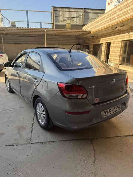 كيا بيكاس 2021 رقم اربيل المواصفات 
محرك 1400 دوش / فتحة سقف سلايت/ شاشة وكامرة دوارة / حساسات خلفية / ويل كب / اشاير بالمري / تحكم ستيرن جهتين / كشافات امامية / يدات ابواب نيكل / 4 جام كهرباء/ السيارة جديدة ومكفولة من الصبغ وبدون اي نقص محرك وكير مكفول وتبريد ثلج السعر 107$ ورقة وبيها مجال بسيط جدا وللاستفسار *********** مكاني/ الكرادة
