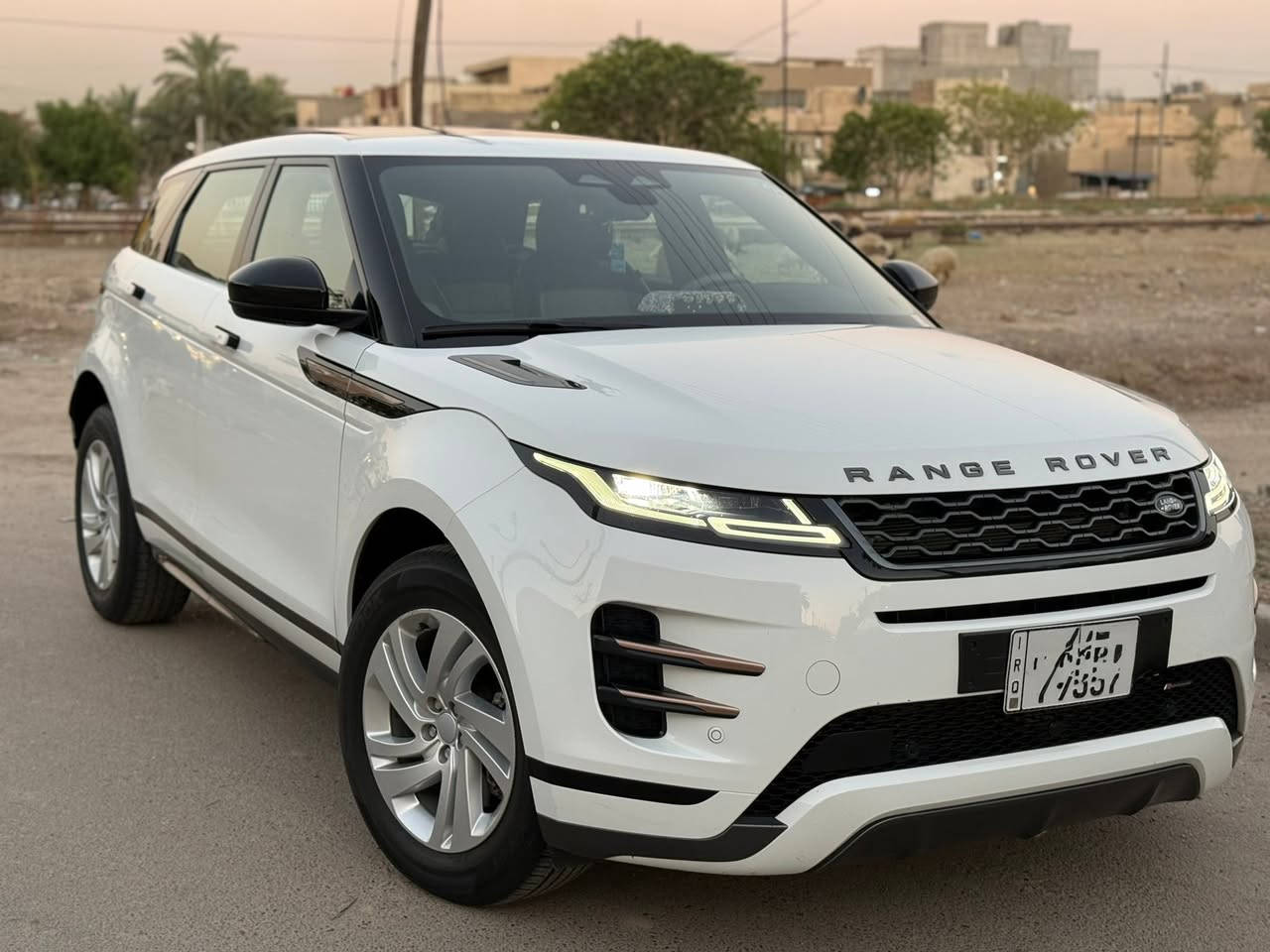 سلام عليكم
للبيع: رانج روفر إيفوك 2022 

✅ خليجي (سلدار)

✅ مكفول كفالة عامة

✅ ممشى: 22,000 كم فقط

✅ رقم بغداد، باسم المالك مباشرة

✅ بدون أي نقص أو برغي

المواصفات:

* شاشة كبيرة

* كاميرا

* حساسات 360°

* مقاعد جلد لونين

* مقاعد كهربائية

* سقف بانوراما

* تبريد للمقاعد (قطعتين)

* تحكم بالستيرن

💰 السعر: 32,800 دولار

📍 العنوان: بغداد – اليرموك أو الداودي

📞 للتواصل: ***********
