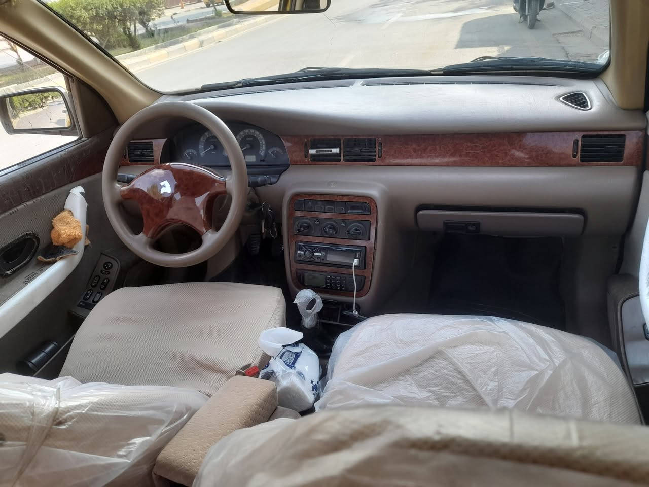 السلام عليكم سمند موديل ١٢ للبيع سياره جهازة تحويل ثاني يوم رقم جديد واسط السعر ٤٠ وبيها مجال قليل الاستفسار ***********
