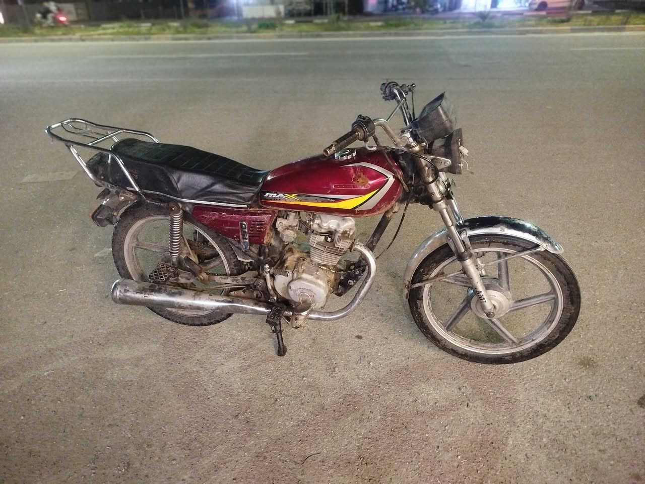 سلام عليكم موطور NIMموديل 17 محرك بدون صرف وله بخار نشاط دبلات تايرات جدد سعر 180 بي مجال مو شراي لا تراسل مكان كركوك فيلق رقم الهاتف ***********
