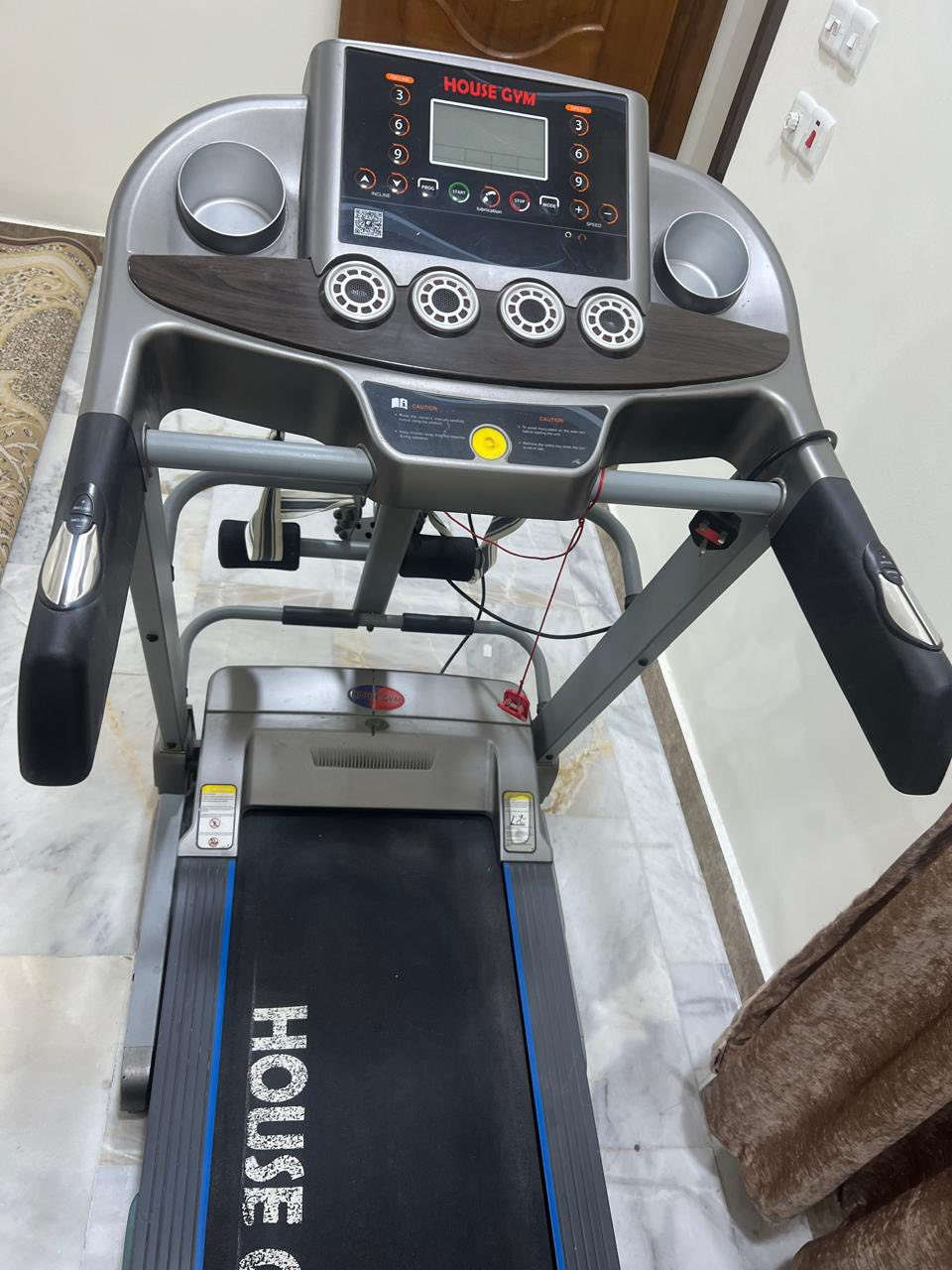 جهاز جري عدد 2 مستخدم شي قليل نظافة فول يتحمل اكثر 150 كيلو وزن سعر الواحد 250.000 الف مكاني بغداد الكرادة  للاتصال ***********
