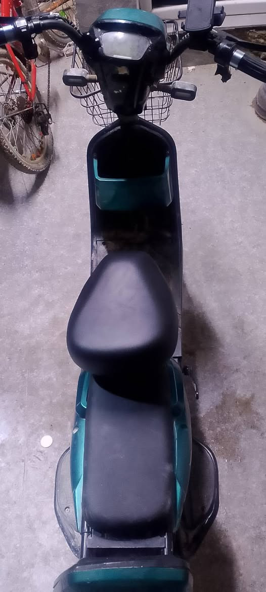 سلام عليكم دراجه شحن جديده كلش نضيفه تصل عندي السكليتر انكطع الواير  مال الدكمه قفلها 150 مكاني غزاليه***********
