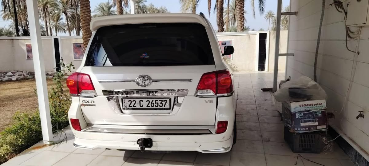 لاندكروز موديل 2014 كفالة عامه
سيارة فول مواصفات واحد على واحد 
مكينة وكير خير من الله 
حداديه تخم تاير  سيارة نضيفه معنى الكلمه 
رقم اربيل دولي تحويل وكالة شوكت متريد 
سعر 4شدات وعشرة وبيها مجال 
عنوان سيارة كربلاء طوريج 
0773 240 0829‬
