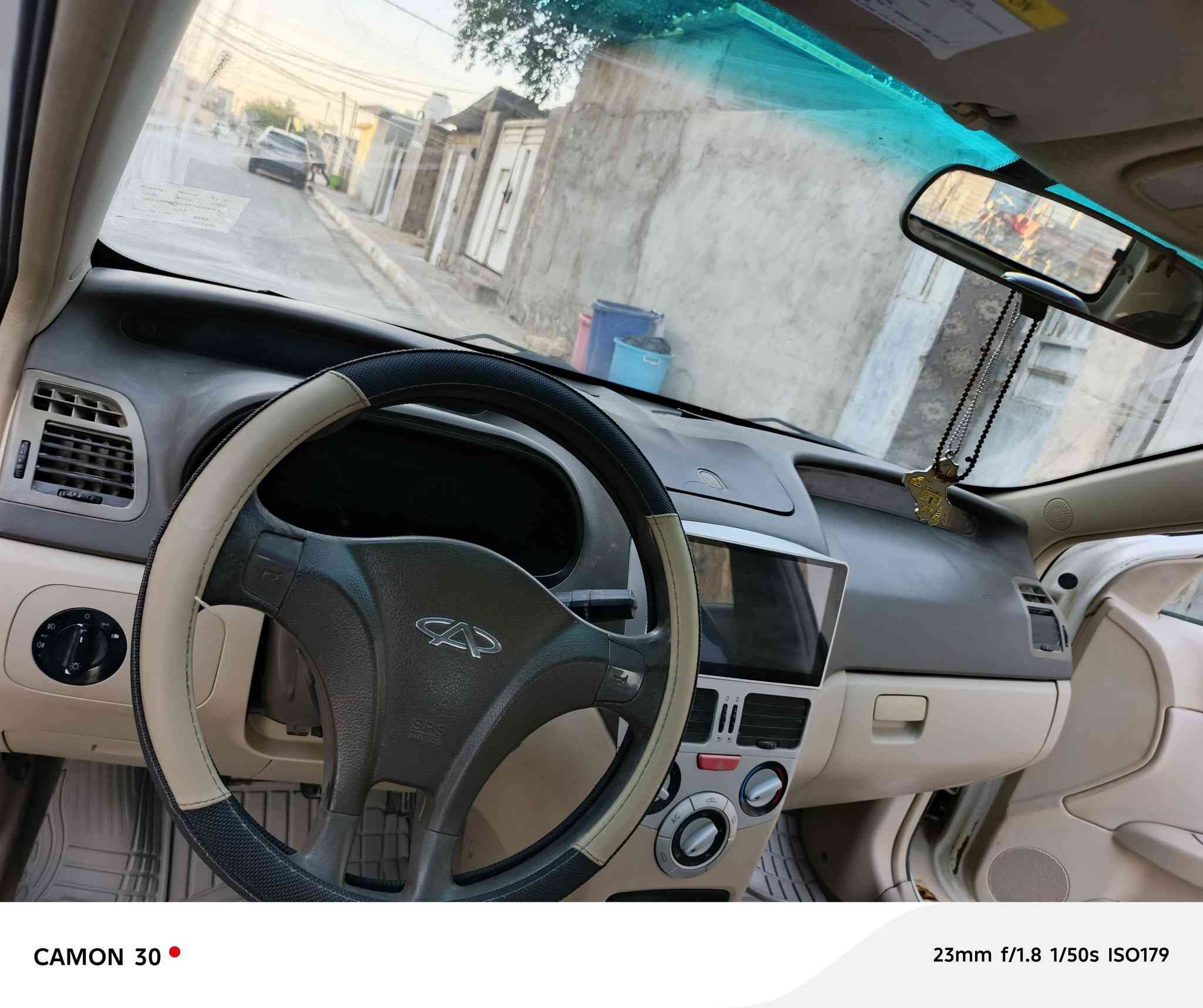 شيري فلاوين موديل 13 مكفوله من الضربه محرك وكير وتبريد تخم تاير حداديه جديدة ماشيه ١٨٠ الف
مكانها الديوانيه المركز سعرها ٣٥ 
***********
الشراي يتصل واني بالخدمه
