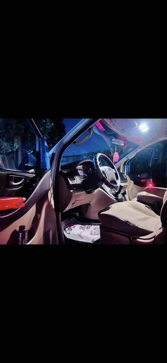 سلام عليكم ستاركس للبيع 2019 مفتوح 
رقم بغداد مكفوله سيارة نضيفه مابيه حادث 
ماشيه ٢٩٧ ألف مشي حقيقي مكينه بيه خيط تبخير 
للستفسار هاذ رقمي ***********
