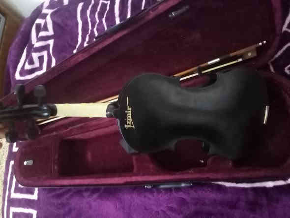 اله كمان للبيع
السعر 75 وبي مجال
تجي وياه وتر واحد +جنطه
للتواصل *********** واتساب
