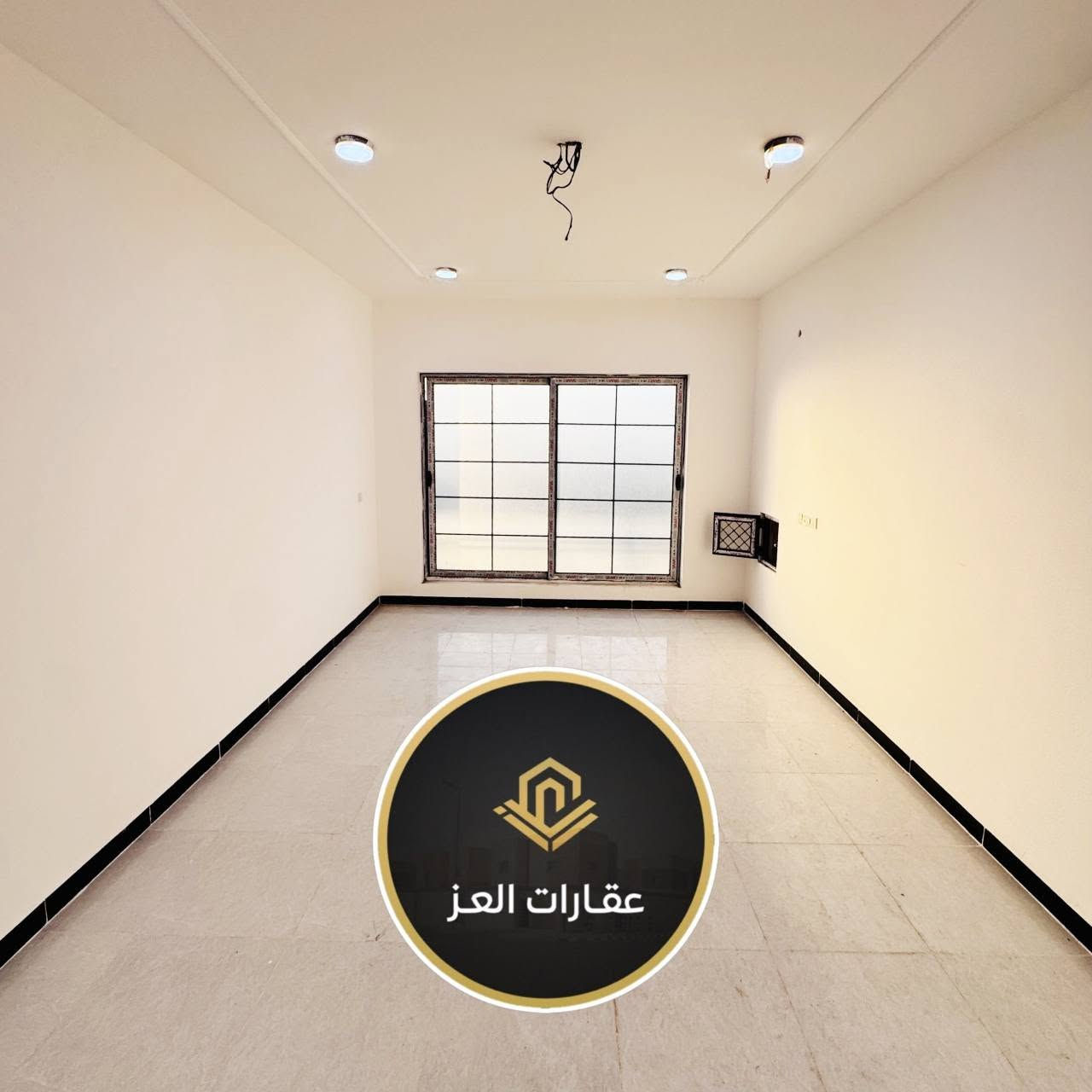 دار للبيع في تكريت - حي الضباط  المساحة: 200 م² -واجهة 10 م - سند منفصل - شارع 20 م تبليط
· المواصفات: 5 غرف نوم + صالة + استقبال + مطبخ + 3 حمامات + كراج + حديقة.

· السعر: 255 مليون دينار (قابل للتفاوض للشراي)

💸ملاحظة البيع  والشراء  مباشر مع صاحب العقار وجهًا لوجه
للاستفسار والاستشارات العقارية:
*********** - ***********

تتوفر عروض عقارية أخرى متنوعة. تكريت, صلاح الدين
