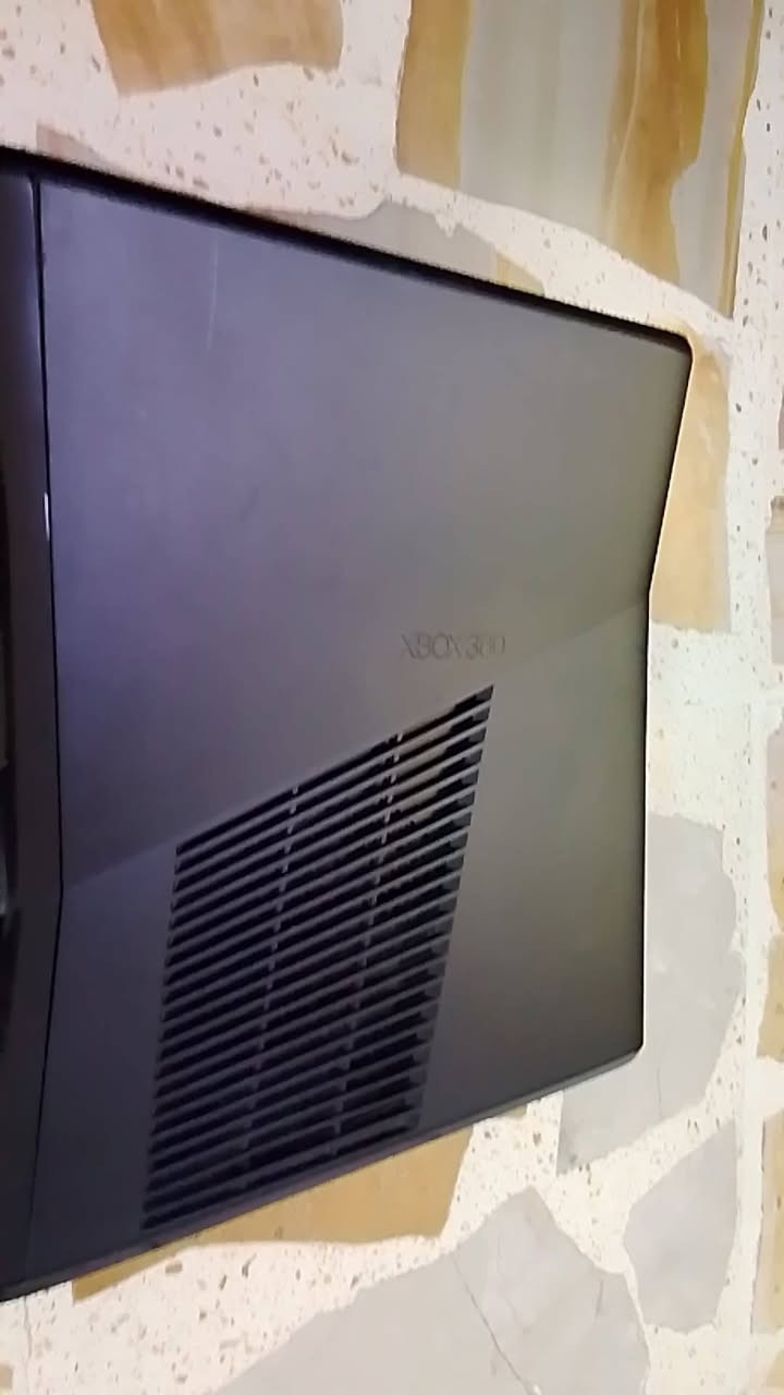 للبيع إكس بوكس 360 السعر 125 وبي مجال وبي جوستكين وحده طوله متر ونص الثانيه قصيره وبي مجال اقل من 120 ( جوستكين ملونين)


**إذا كنت صاحب هذا الإعلان وتريد حذفه لأي سبب، رجاءا أرسل رسالة إلى الدعم الفني**