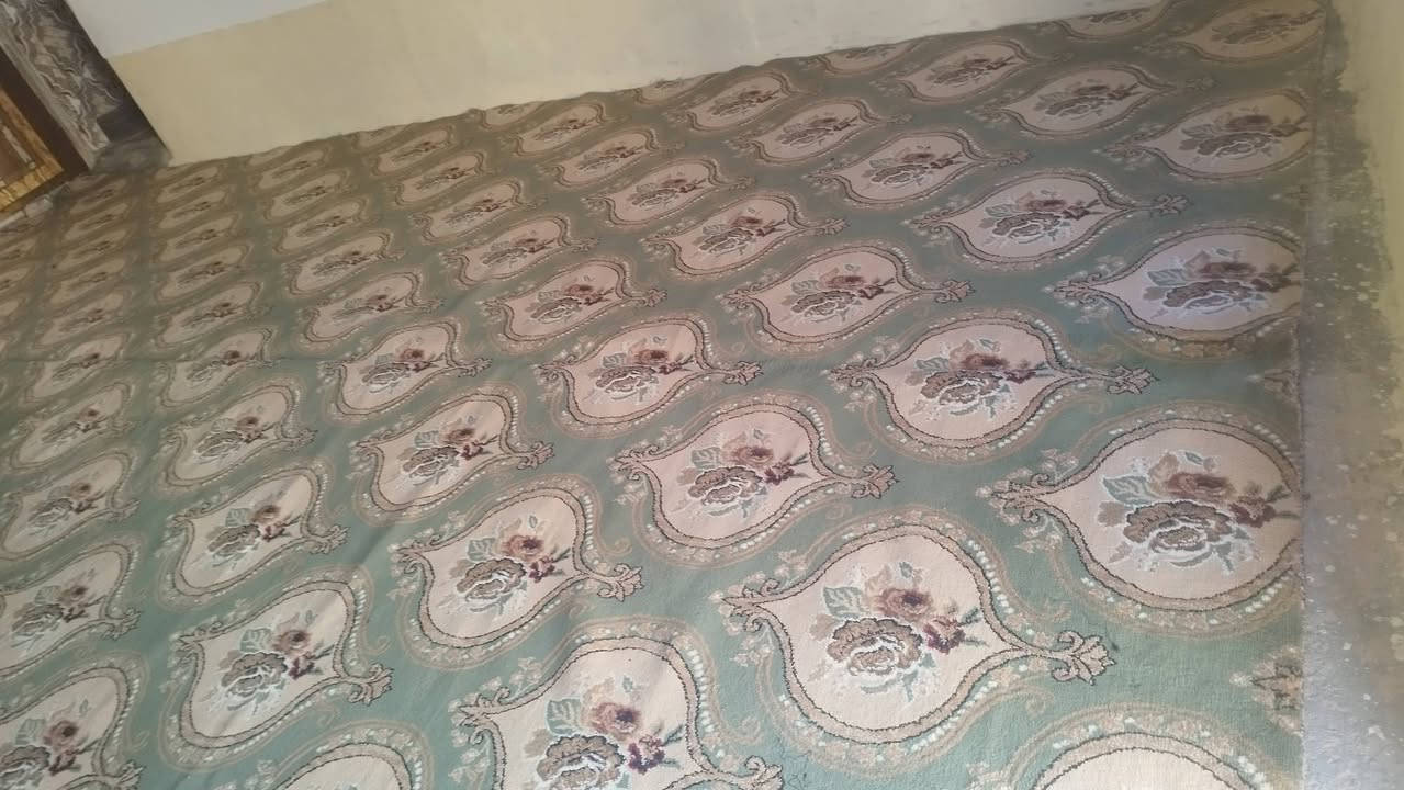 السلام عليكم للبيع كنبار الطول9 زائد العرض 4 السعر 200 ابي مجال راسلوني على الواتساب رقم تلفون ***********
