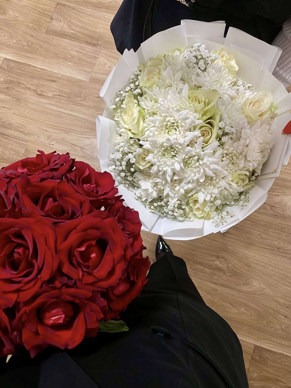 السلام عليكم 
عنواني مقابيل حلويات عدنان اسم المحل كوشات زواج النورين 
محل مختص ببيع الورد الطبيعي والصناعي والهدايا 
اهلاً وسهلاً بيكم بكل وقت تنوروني ♥️
للحجز والاستفسار ***********
