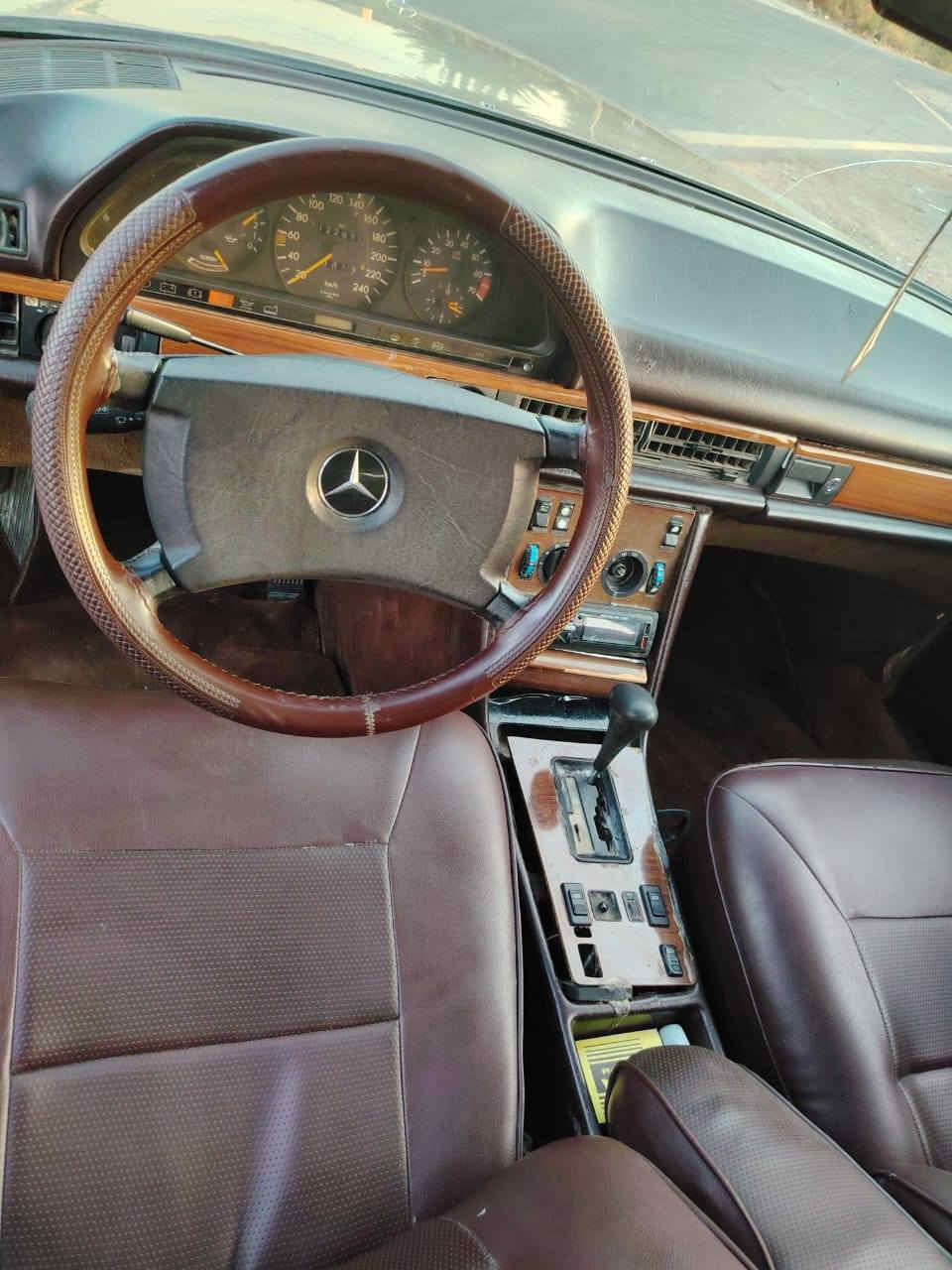 سلام عليكم. للبيع رئاسي محرك وكير ياباني ٣٠٠٠. كفاله من التبخير والتنقيص  تبريد شغال رقم بغداد انكليزي. حداديه نص عمر. سنويه جديده.
#مكانها نجف /قضاء المشخاب سعرها ٥٣ وبيها مجال ***********
