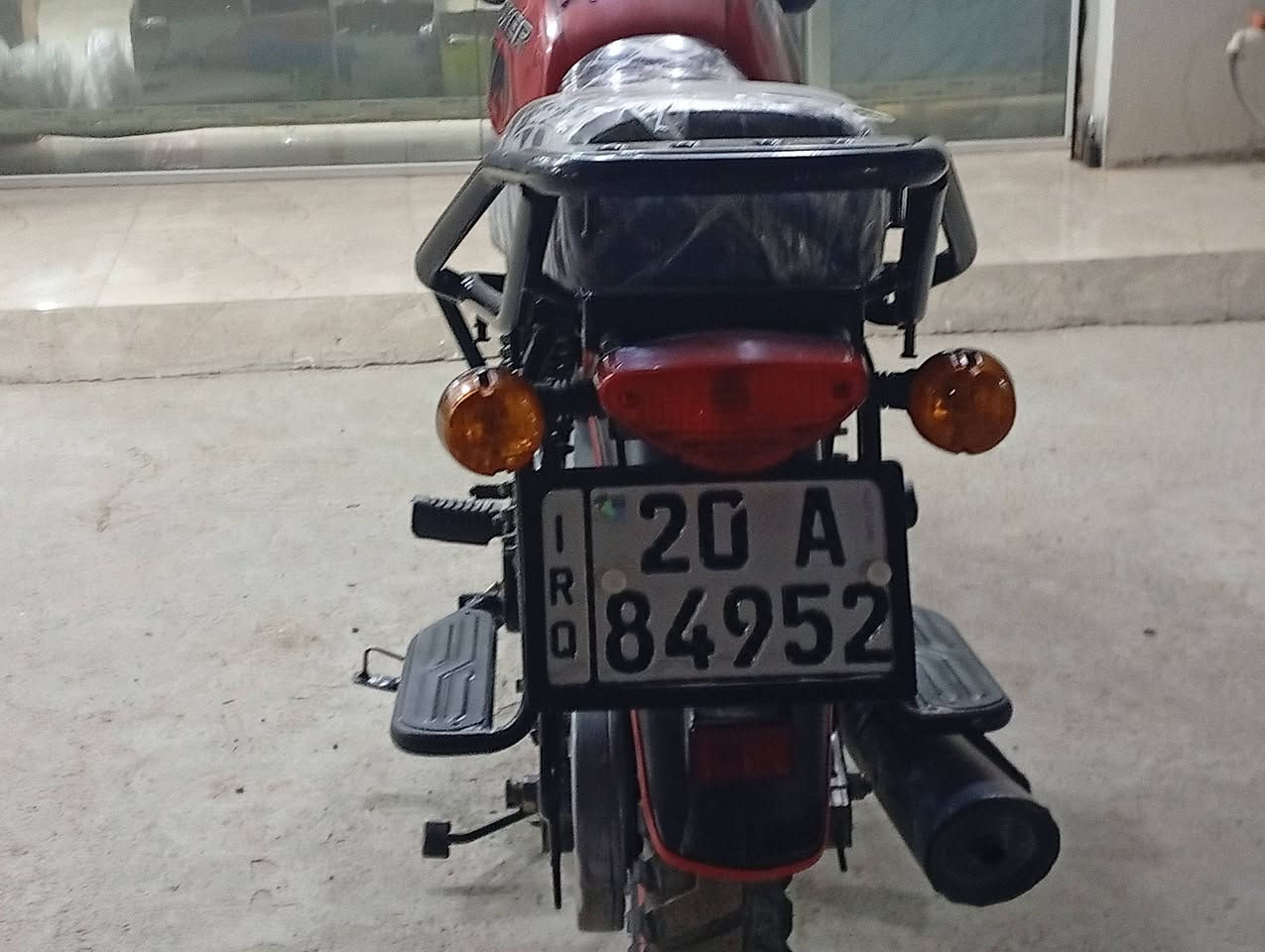 السلام عليكم 
دراجه بوكسر 
الموديل ٢٠٢١ 
مرقم ورقم انكليزي وباسمي احولك ثاني يوم 
النظافه مثل مادشوف بصوره وانظف بعددد 
مكينه مكفوله كفاله عامه من كلشي خرسه متسمع صوته 
اي نقص مابيه تأخذه دراجه كامله 
رقم هاتف ***********
