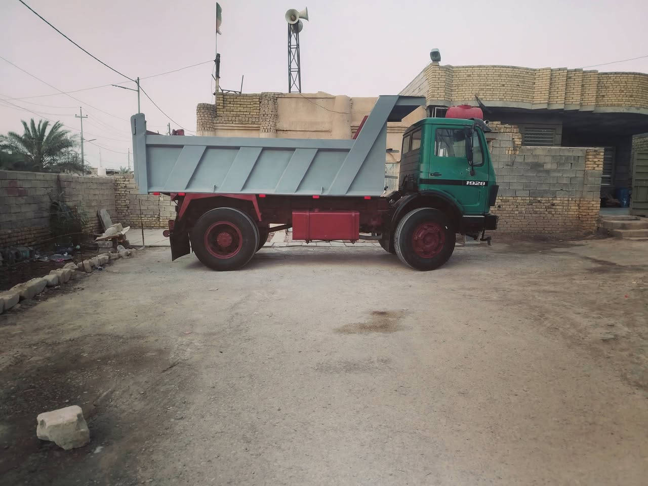 سلام عليكم البي البيع  رقم بغداد نكليزي بسمي مكين ٨
شاصي مكفول ***********
