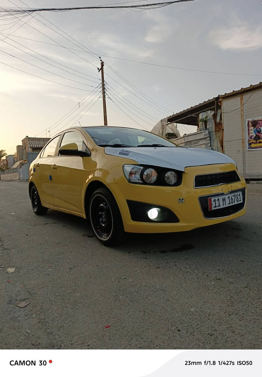 السلام عليكم
للبيع شوفرليت سونك
موديل2012  وارد خليجي
مكينه1600 المرغوب
كير 5 نمر ميكانيكي 
كير مكينه مكفولات
كهربائيات كله شغاله
رقم انكليزي الجديد مصفره هيه وغرامه تحويل ثاني يوم
شاشه جبيره كامره دواره 
تخم تاير باتري جديد 
 السياره حلوه وبل عافيه عل ياخذه الشراي يتصل وهذه رقمي ***********  
سعر64 وبيه مجال حك الجيه مكاني بغداد
