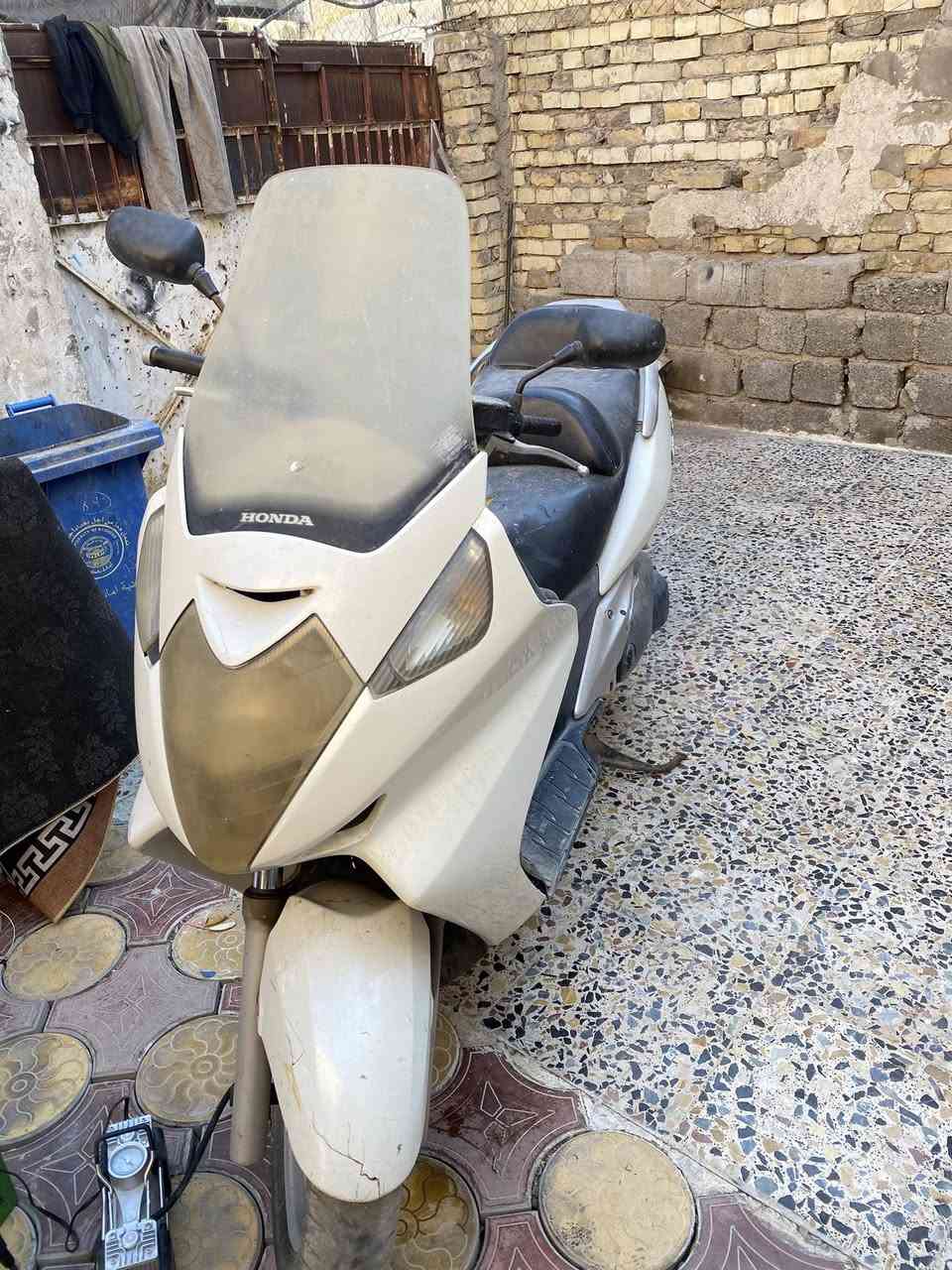 سلفر ونج 600 كل غراضها كاملة ناقصها ترتيب وادامة لان تاركها   سعرها ٩٥٠ وبيها مجال كلش قليل  مكاني مدينة الصدر ***********
