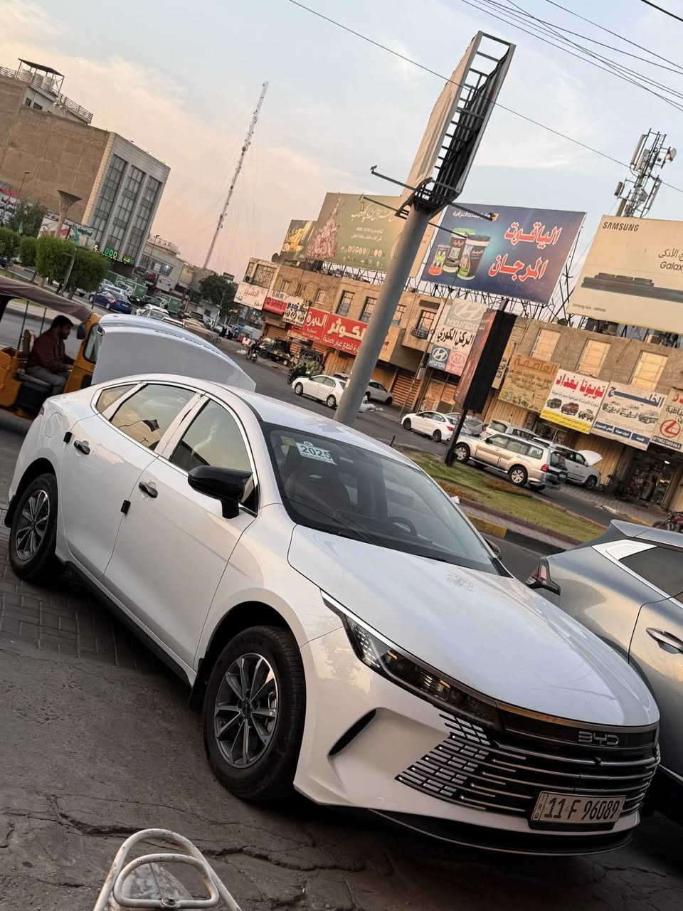 الغزال للبيع السيارة لك جديده  دستروير ٢٠٢٥ ماشي ٩٨٠٠  يعني اقل العشره الف جديده جديده ***********
