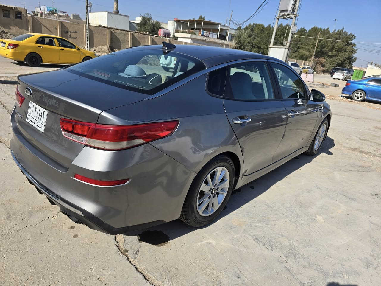 السلام عليكم اوبتما موديل 17 وارد أمريكي معوقين بعد سنه ينفك الحجز سياره كلشي اصولي  ضربته فقط بلجاملغ الخلفي الأيمن مؤشر بلصور والباقي كله مكفول ولاقطعه امبدله السيارة موجودة في الديوانيه السعر 138 مكينه 2400 ماشيه 100 ميل السياره جاهزه من كلشي ***********
