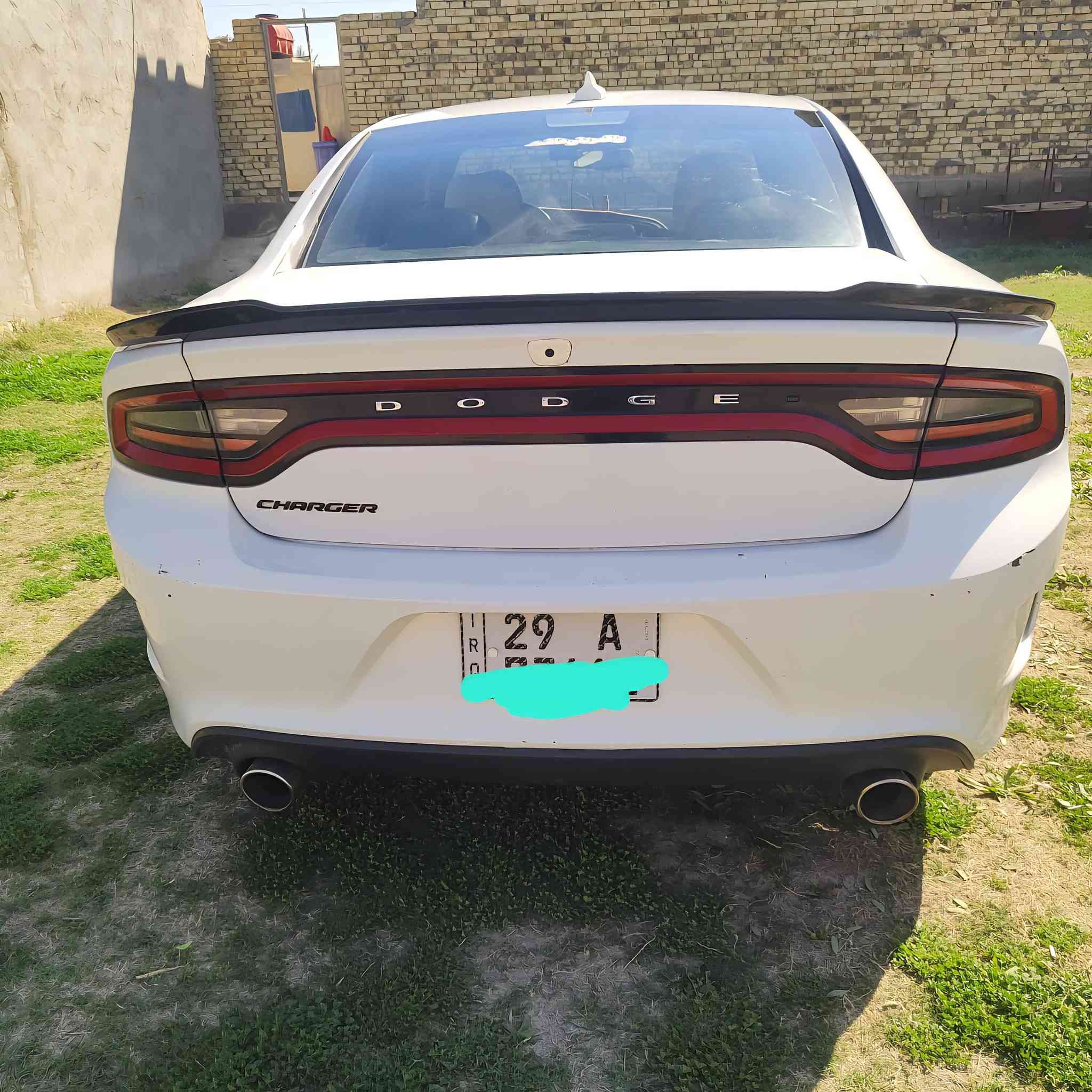 السلام عليكم 
جارجر للبيع 2017 واسط بسمي حادث امريكا جاملغ وبنيد وبيها مكانات صبغ بالعراق  يحتبر حزام تخم تاير تبريد تدفئه  مابيها نقص برغي 
والمواصفات معروفة
السعر 162 
مكان السياره واسط 
***********
***********
***********
