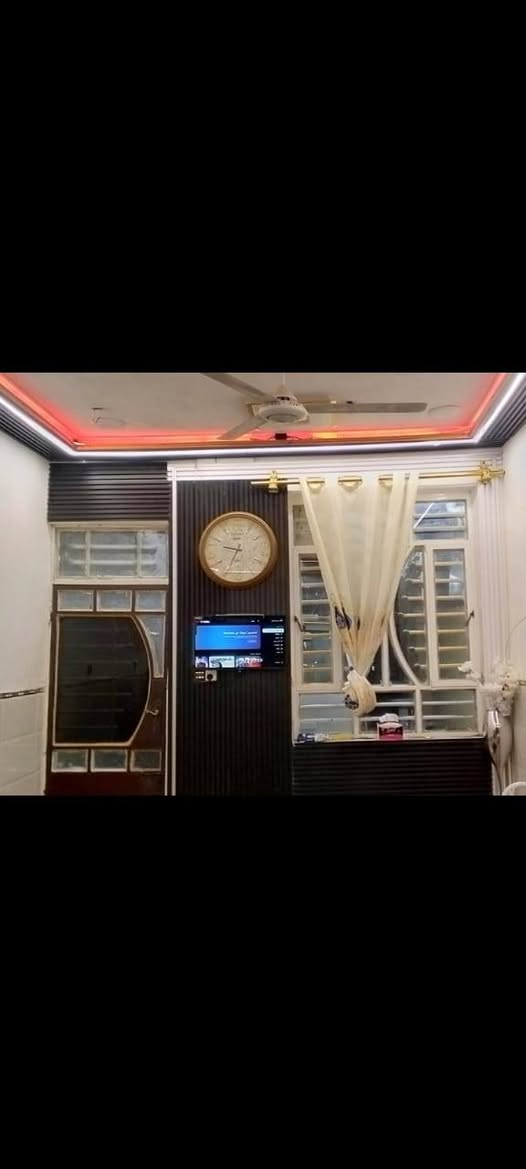 سلام عليكم ورحمة الله وبركاته بيت للبيع مساحه 120 متر كامل من كل شي بي كراج كبير للاستفسار ***********
