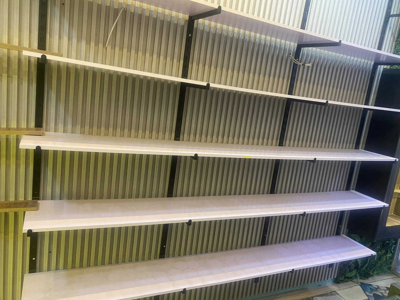 فاترينات ورفوف للبيع شلع ب٦٠٠ تواصل ***********
