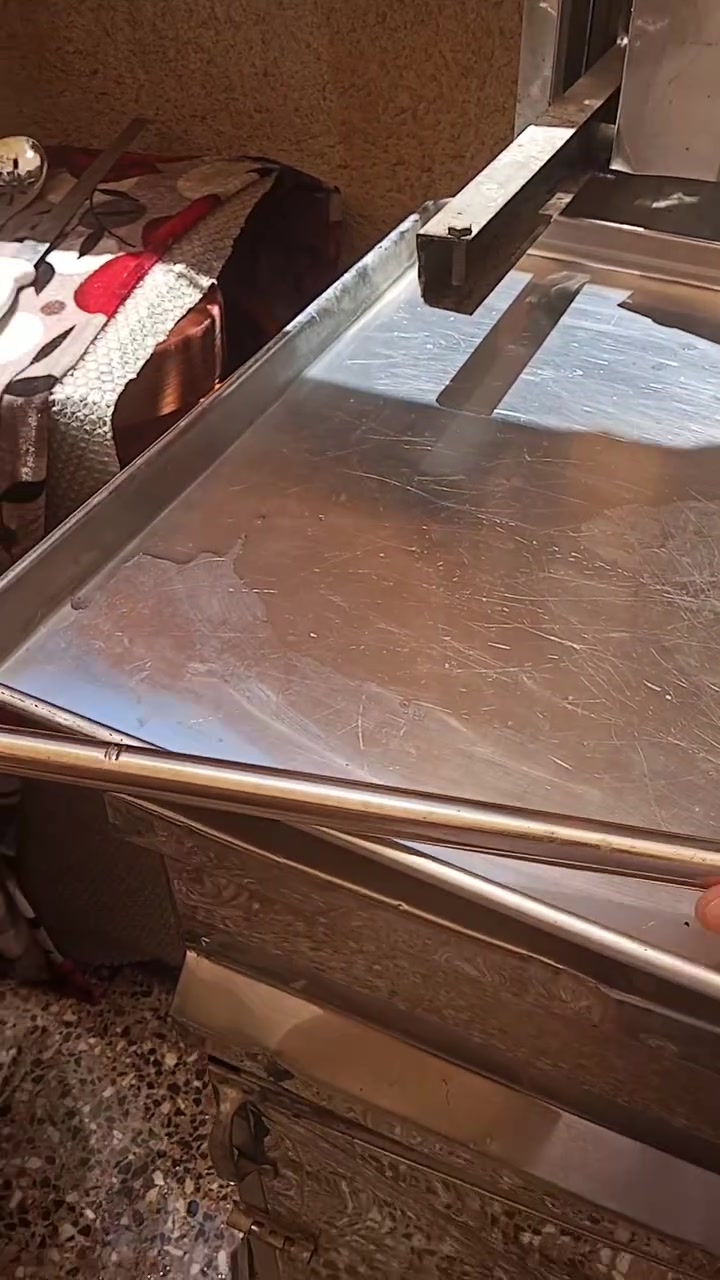 سلام عليكم  لكثرة الوعود الكاذبه شوايه 6  عيون سلايت هيه ولميز والصينيه ولبلي والشيش سل ستيل نضيفه حيل للبيع مكاني بغداد سعرها 450 وبيها مجال  ***********
