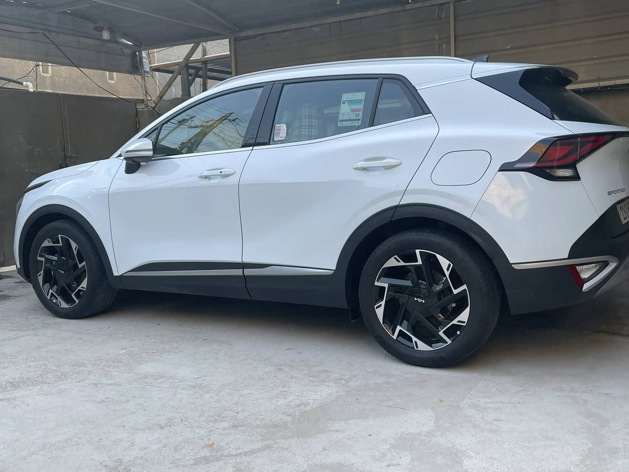 السلام عليكم
للبيع كيا سبورتج 

موديل 2024

مكفوله من الصبغ فقد بارد بل باب الصدر 

وارد خليجي  

ماشيه 13 الف جديده 

المواصفات الشركه الدوليه العالميه أم الضمان 10 سنوات 

$بصمه تشغيل 

$بصمه ابواب 

$تشغيل عن بعد 

$أشاير بالمري 

$أمري شفط 

$كشنات تبريد

$استيرن تدفئه 

$كشنات تدفئه 

$ثلاثه وضعيه انضمه قياده 

$كشنات كهربائيّة عدد 2

$قطعتين تبريد 

$سايد بريك بصمه 

$تحكمات استيرن 

$شاشه كبيره 

$كامره دواره 

$لايت لد 

وبعد بيه مواصفات ***********
