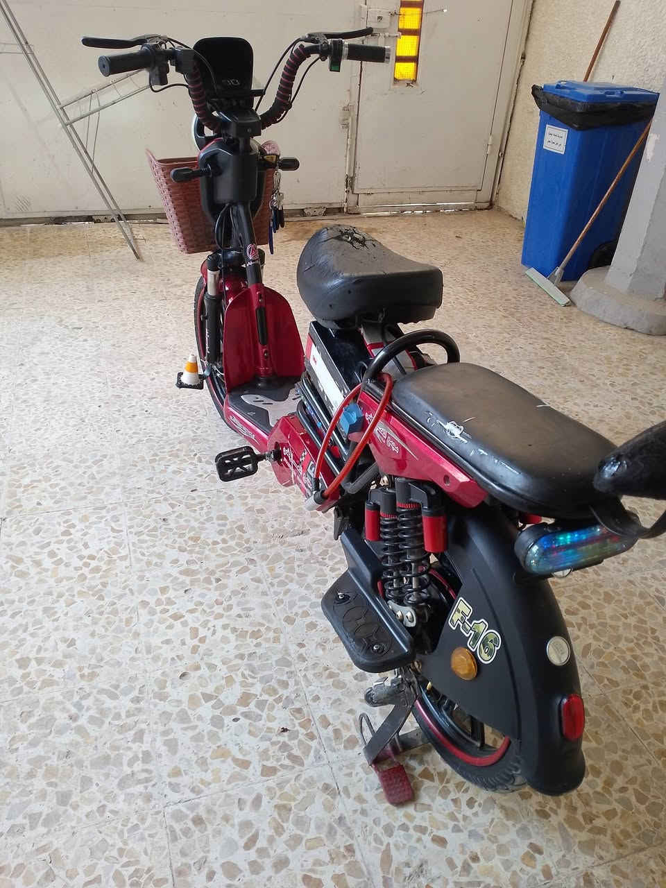 السلام عليكم
باسكل شحن للبيع 

الحجم. 20 

النضافه فول 

تشغيل بصمه و مفتاح 
الباسكل اربع بطاريات 

السعر. 290 وبي مجال حك الجيه

العنوان. كربلاء قرب مستشفى الكفيل 

الرقم. ***********
