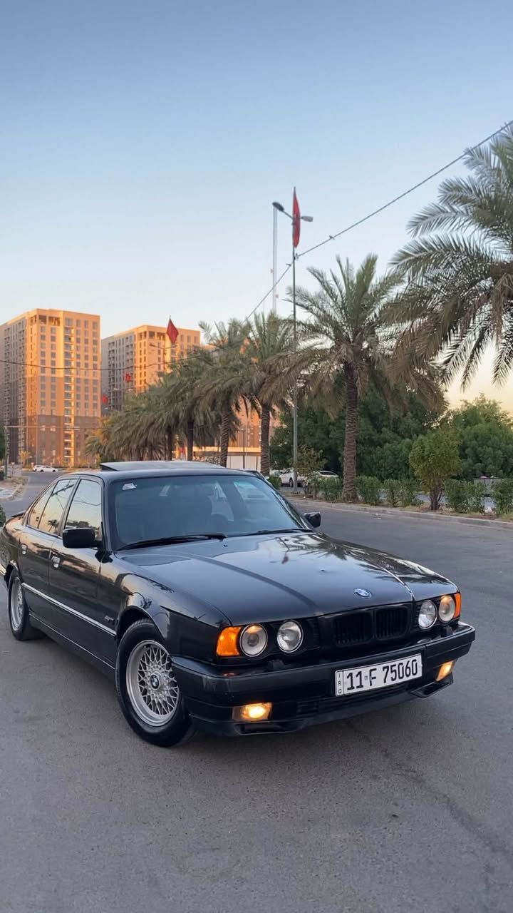للبيع Bmw535 
موديل ٩١ رقم بغداد الانكليزي باسمي تحويل مباشر هزه وارقام جدد
محرك كير شغال ١٠٠/١٠٠
حداديه جديده امامي خلفي ١٠٠/١٠٠
تبريد شغال ثلج منضومه جديده 
موصفات 
دبل ايرباك دبل كمبيوتر دبل جام 
سلايد رووف طكيتن 
كشنات جلد اسود كارتير كهرباء 
بطاين جلد كارتير اسود صاج ملكي 
بجم عريض 
مري منفصل
ترايش لمتد اسود
زراك  امامي 
امبفاير اصلي 
جام اربعه كهرباء مري كهرباء 
ويل خليه اصلي وتخم تاير جديد  
سياره وارد يابان كلش ناعمه وسريعه عليها ادامه كامله بدون اي نقص  مال جناي 
مصبوغه عام للجماليه بدون ضربه ولا خايس 
السعر 58 $ 
للاستفسار الاتصال على الرقم ***********
مكاني السيديه حي الاعلام
