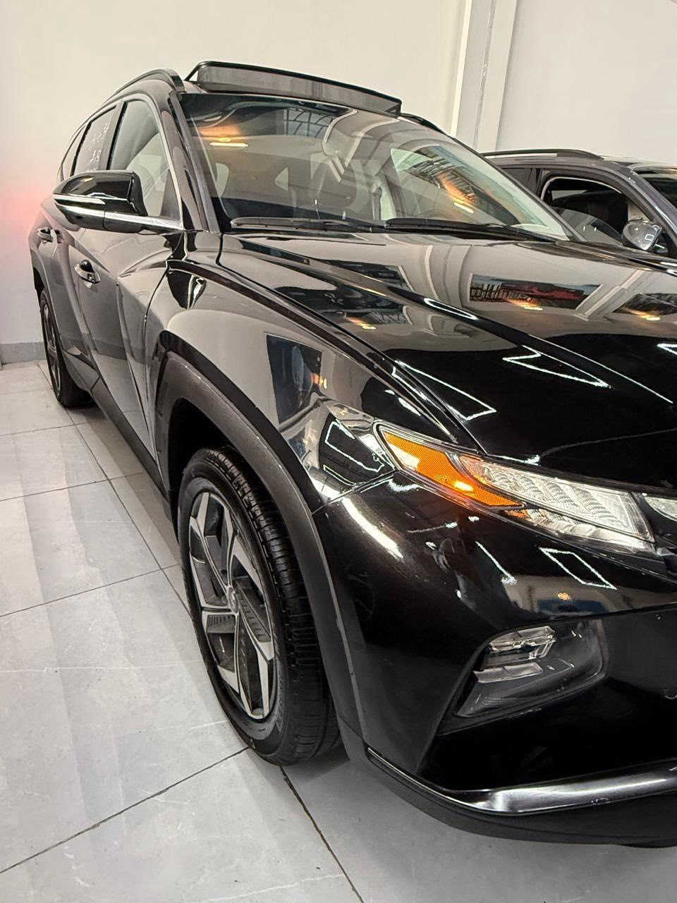 السلام عليكم
توكسان 2024 وارد امريكي 
رقم اربيل 
فول مواصفات 
فتحه بانوراما 
كشنات جلد +تدفئه تبريد
كامرات 360 
صندوق كهرباء 
حساسات امامي خلفي 
اوتو بريك قيادة آليه تحديد مسار 
وهواي بعد بيها مواصفات 
مكانها بغداد *********** 
صور الحادث بالمنشور اي استفسار اتصال على الرقم
