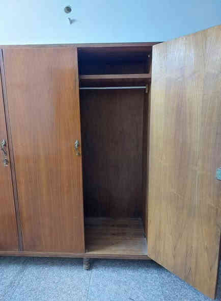 السلام عليكم ورحمة الله وبركاته
كنتور أربع ابواب صاج أصلي وجه وظهر وداخل ، تسگام صناعة الأول ثقيل جدا بسعر  250 مع مجال قليل الف مكاني بالكرادة 
للتواصل على الخاص أو الاتصال
***********
