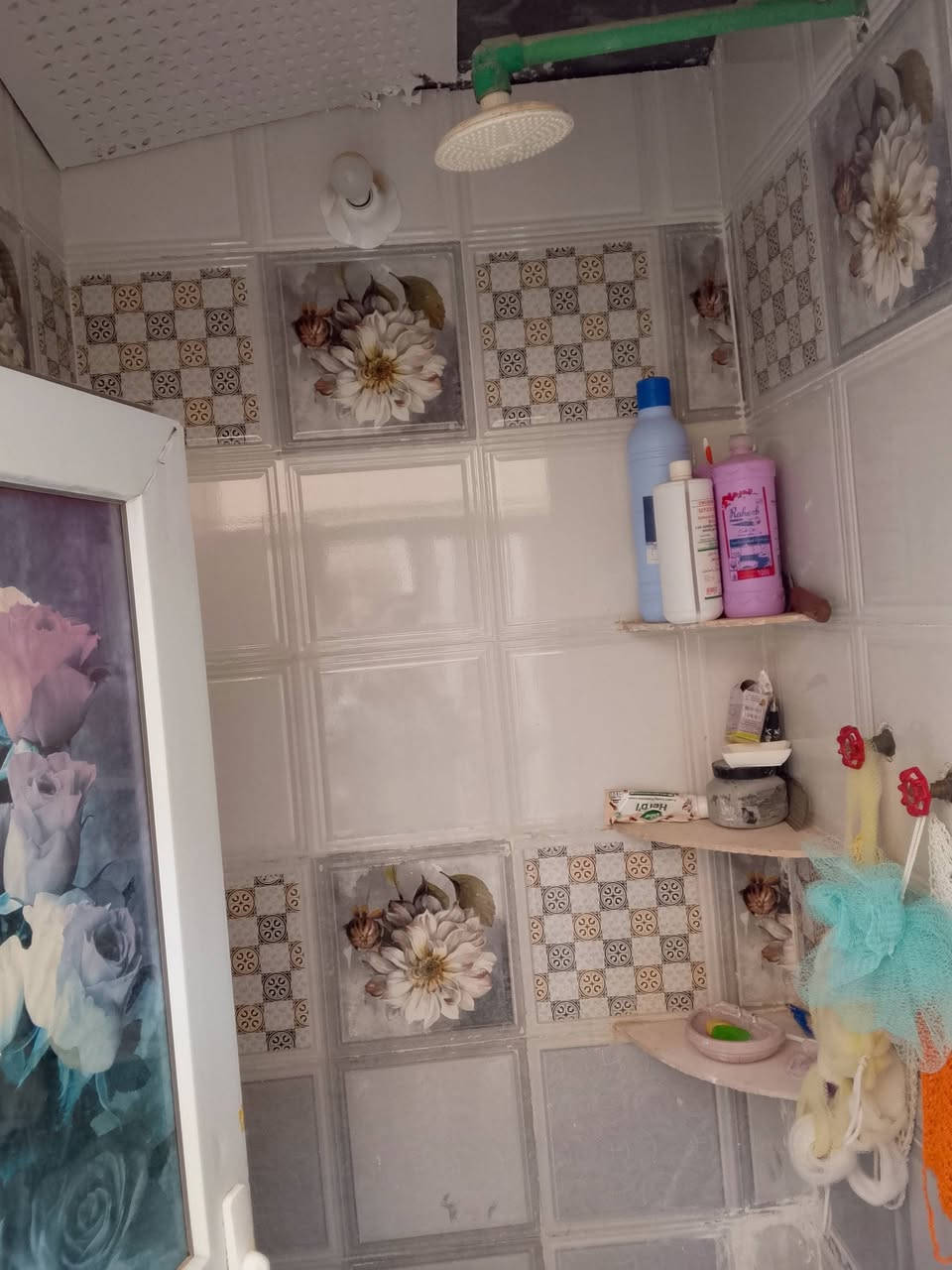 سلام عليكم بيت البيع ابو صريفه قرب مجمع ال عزوز مساحه 100متر غرفه صاله وبراني وحمام ومطبخ  سعر خاص هذه رقمي ***********
