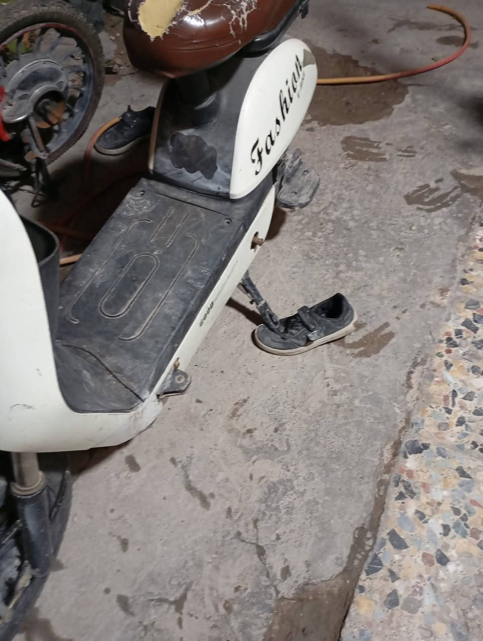 دراجه شحن موديل ٢٤ حجم ١٤ شغال نكول نص عمر نقص جاملغ وقمجي بريك دبل بصمه وسويج الريموند يشتغل تشغيل إطفاء بيه هم قفل ويل سويح السعر ١٢٥ درجه هل موجود ابيع كوم حديد شراي اتصل لو تجي تشوفه رحمه على ولديك لاترسلني مع احترامي الجميع اكو ناس تحب بس تسولف وتكسر بحلال غير واني كاتبلك التفاصيل بغداد حي الجهاد رقم الهاتف ***********
