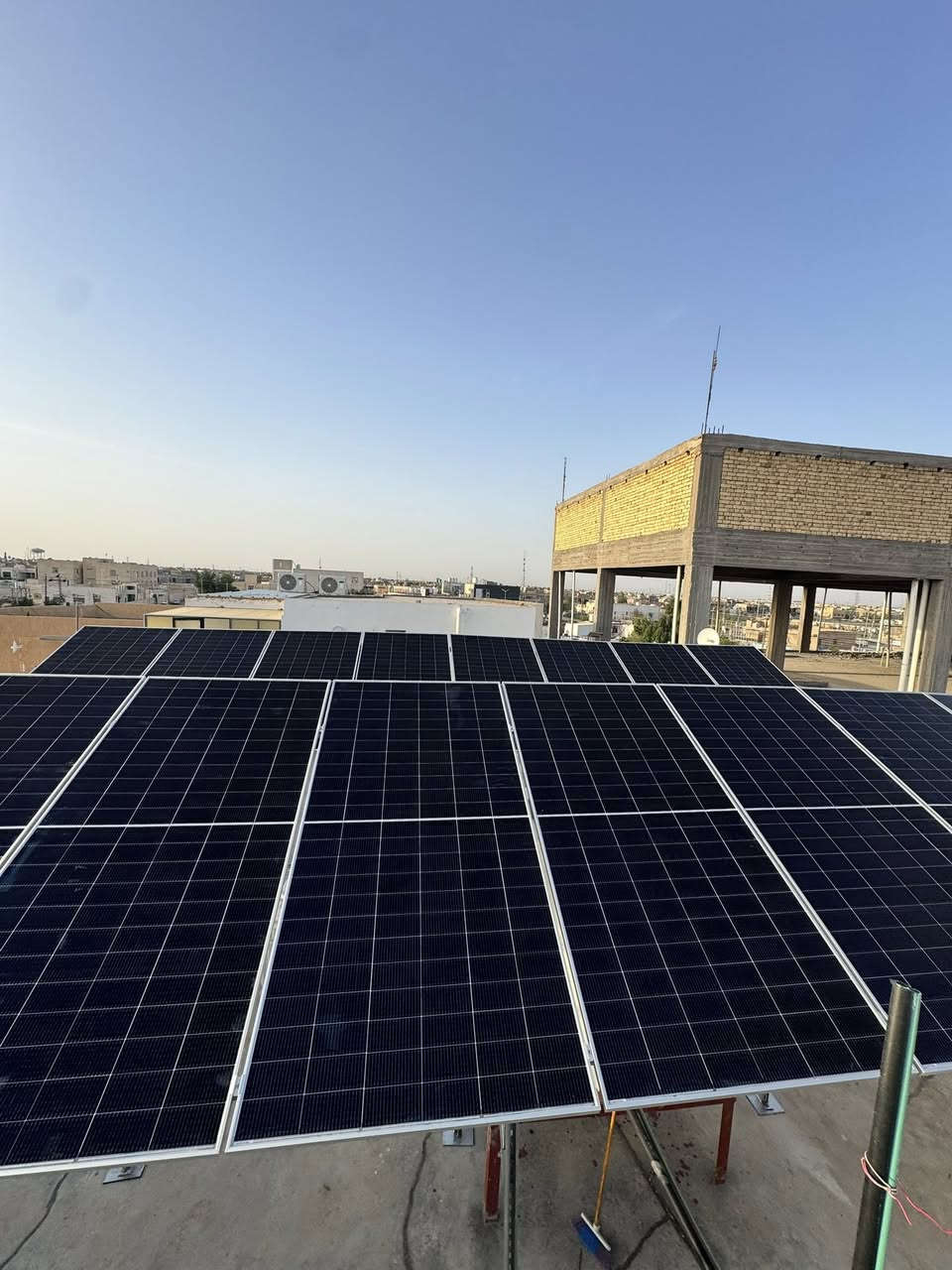 ⚡ الأداء القوي… والجودة المضمونة  
مع مكتب الطاقة المستدامة وكل شركة شيشن تكنلوجي وألواح لونجي SSTDC

📍 اليوم من الناصرية الفيحاء – قضاء الرفاعي

💡 انفيرتر بقدرة 10KW  
🔋 بطارية بسعة 15.36KWh  
☀️ عدد الألواح: 16  

🏗️ هيكل ميكانو ثقيل سماكة 2 ملم (ثبات ومتانة عالية)

✔️ تشغيل مستقر للأحمال الكبيرة  
✔️ كفاءة عالية في مختلف الظروف  
✔️ تنفيذ ميداني احترافي بأدق التفاصيل  

✨ شغلنا على أرض الواقع… هو دليل ثقة زبائننا

🏢 مكتب الطاقة المستدامة  
📍 كوت - الخاجية - شارع 40  
مقابل سوق الخاجية  

📞 ***********  
📞 ***********  

⚡ مستمرين بخدمتكم وين ما تكونون

#الناصرية #الرفاعي #طاقة_شمسية #الطاقة_المستدامة
