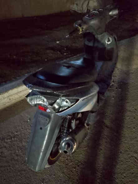 السلام عليكم
نثيه 110 ياباني ستاند حساس كلشي بيها شغال وبلادي 
مكينه رياضي 
روله تتمارك 600 ذراع طويل
بلوكه 10 ملم 
بوشه 58
كور بلادي 
بيها صالنصه ستيل اصليه دبل بوشه 
وكلج امامي رياضي
سلف رياضي يدير حتى سبعينات 
منضومة بانزين ومنضومة ناريه كلها جديده مال تفصيخ شادها 
نواقصها 
الكلج الخلفي تعبان ينرادلها كلج قوي حتى يلحك يلزم المكينه لان من تكبس تعيط ويلحك الكلچ يفتح 
والكور بي صوت جواكيچ تجي وتسمعه 
بس الدراجه تمشي وتكبس وكلشي ماعليها
ونقصها ترايش وجامات البك لايت موجوده والاشاير الاماميات موجودات 
انطيكياهن تشدهن انت 
دراجه صارف عليهن وهاي ثاني تبديلة دهن للمكينه دراجه تاخذها تسوي النقوصات وتنساها 
مكاني بغداد البنوك 
مراوس فقط شباب
 فقط اراوس 
*********** واتساب
 اتصال ترمش عليه ادك عليك
