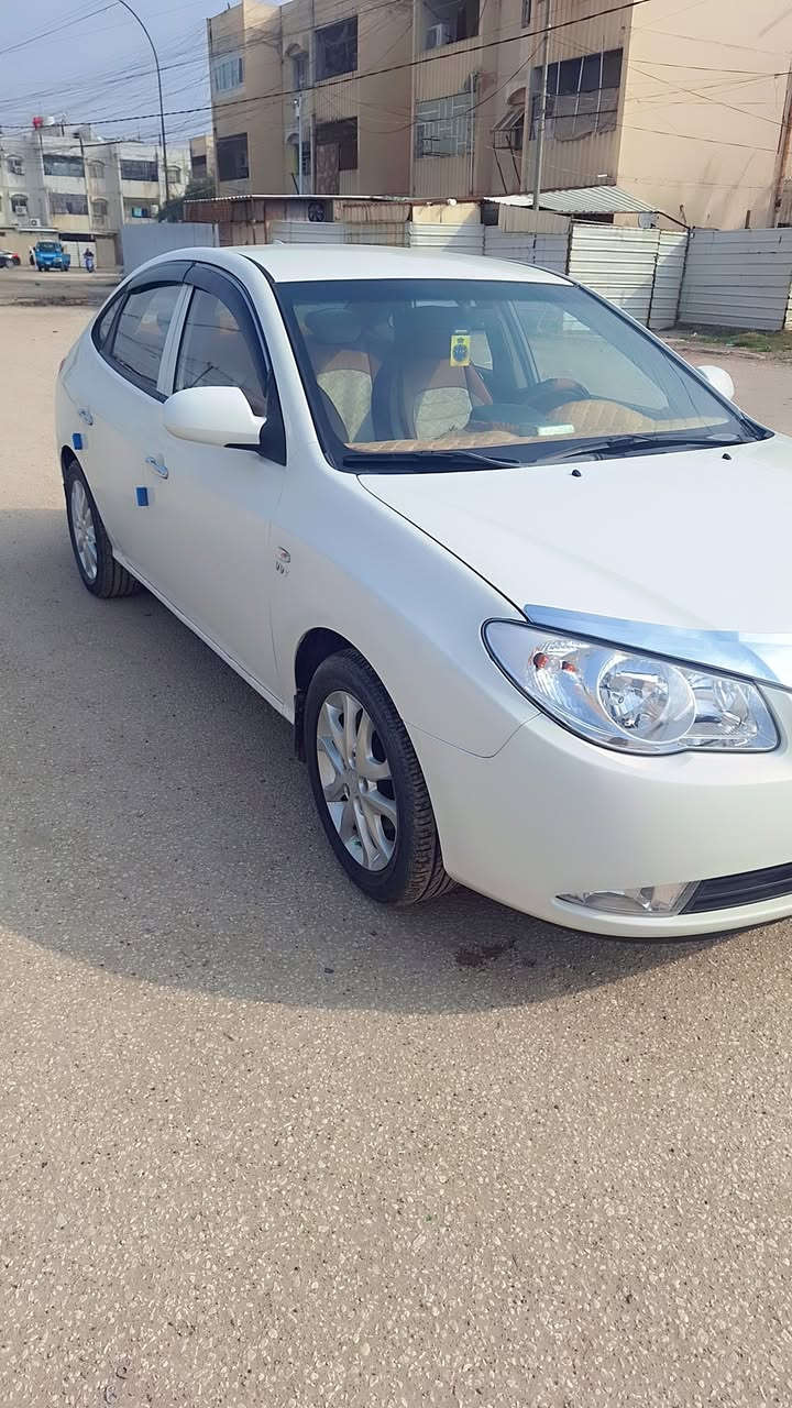 بسبب اشباه الرجال اعادة النشر
دخول جديد قبل سبوع يشهد الله
كصة جنطه ..... ادوات .... امتومه وجاهزه ...           على وظع الشركه 
مابيها نقص شعرايه 
محرك ١٦٠٠ دكشن عالي .... دوش .... دوش ...انتبه
يعني ماكو شي لسمه دزانز
تبريد بيانو تحكم جهتين
كير اومحرك بالنايلون وظمان ١٠ سنوات
تبريد ثلج .... تدفئه حتى بالكشن نار
تخم تاير وتخم ويل 
مغلف الارضيه + زفت وجلد بالاضافه للكاربد الاساسي
تخم ارضيات  ودوشمه درجه اولى كشن ودشبول وستيرن يعني ماتصرف عليها دينار علمأ هاي الصور بدون غسل والجديد يفرض نفسه المكان بابل السعر٤٤ وبيها مجال حك الكروه 
للاتصال ***********
