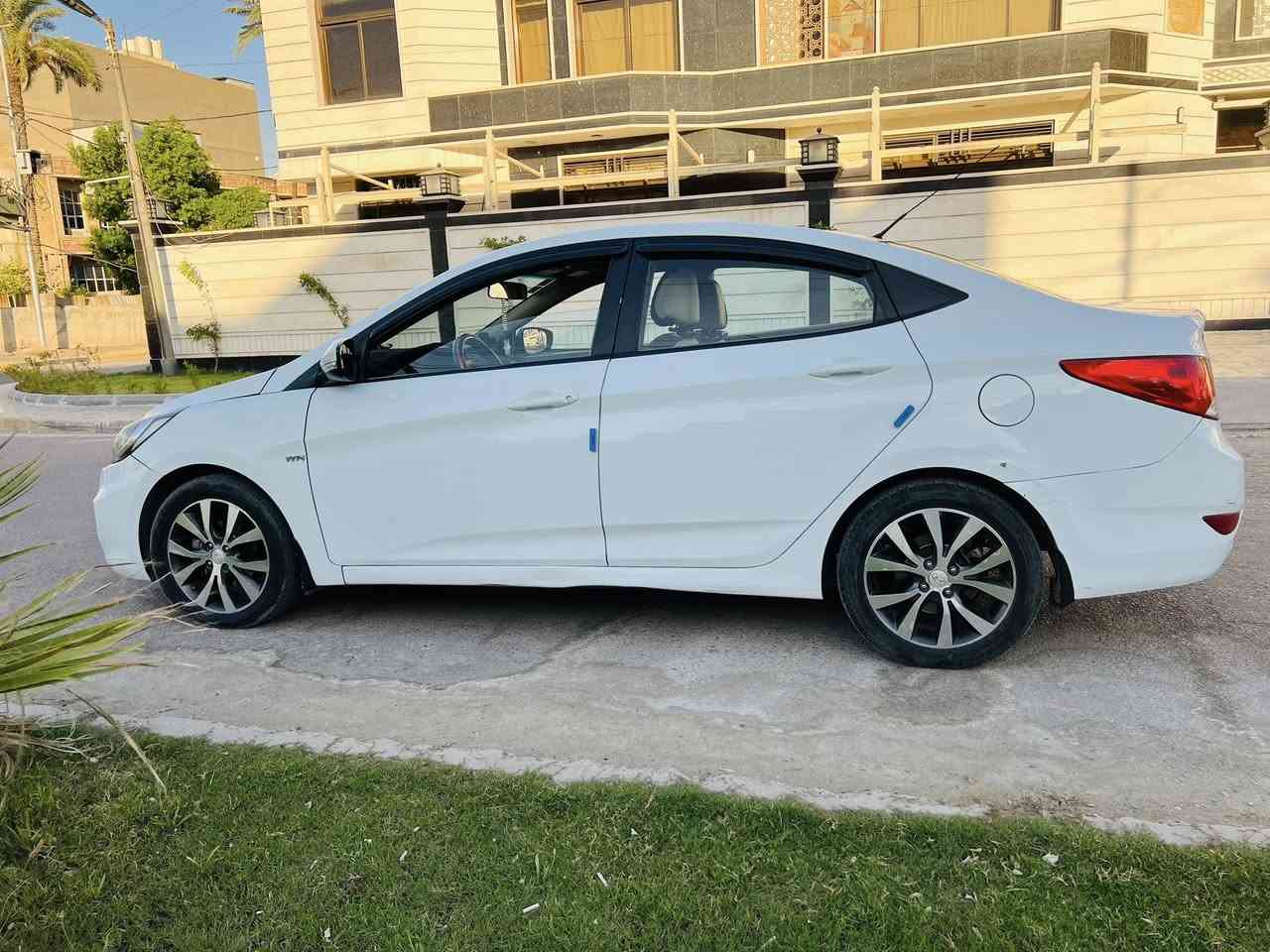 اكسنت موديل 2015  خليجي 1600 قطرتين اللون الابيض 
رقم بغداد
السلام عليكم للبيع اكسنت خليجي 2015 محرك 1600  قطرتين خليجي رقم بغداد بااسمي كفالة عامة بيه 2قطع بنيد  والجاملغ الامامي جهة السايق مبدل  وبيها بعض ضربات خفيفة مواصفات شاشه وكامرة 4K   تحكم ستيرن تجوه بالكشن اشارة بالمري كشافات سنتر لوك ريمونت حداديه جديدة هزه جديده  تبريد ثلج بيه توشمة حلوة سيارة نظيفة جدا مالبيت  على يدي رقم هاتف ***********مصطفى  معروضة 96ورقة وبالتوفيق والرزق للياخذها
