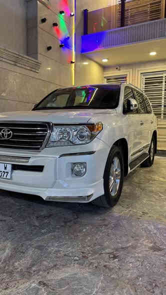 السلام عليكم                                                                     
لاندكروز موديل (2015) للبيع 
بريم اصل ام الطفايه 
رقم انكليزي الجديد بأسمي
السياره ماشيه 110 الف حقيقي السياره خير من الله 
مواصفات السياره 
-مري شفط
-محرك 6 سلندر 4000 سس
-حساس امامي خلفي 
وباقي المواصفات معرفه…
السياره مكفوله كفاله عامه من محرك وكير وصبغ 
فقط الدعاميات مصبوغه للجماليه 
السعر 430 
***********
